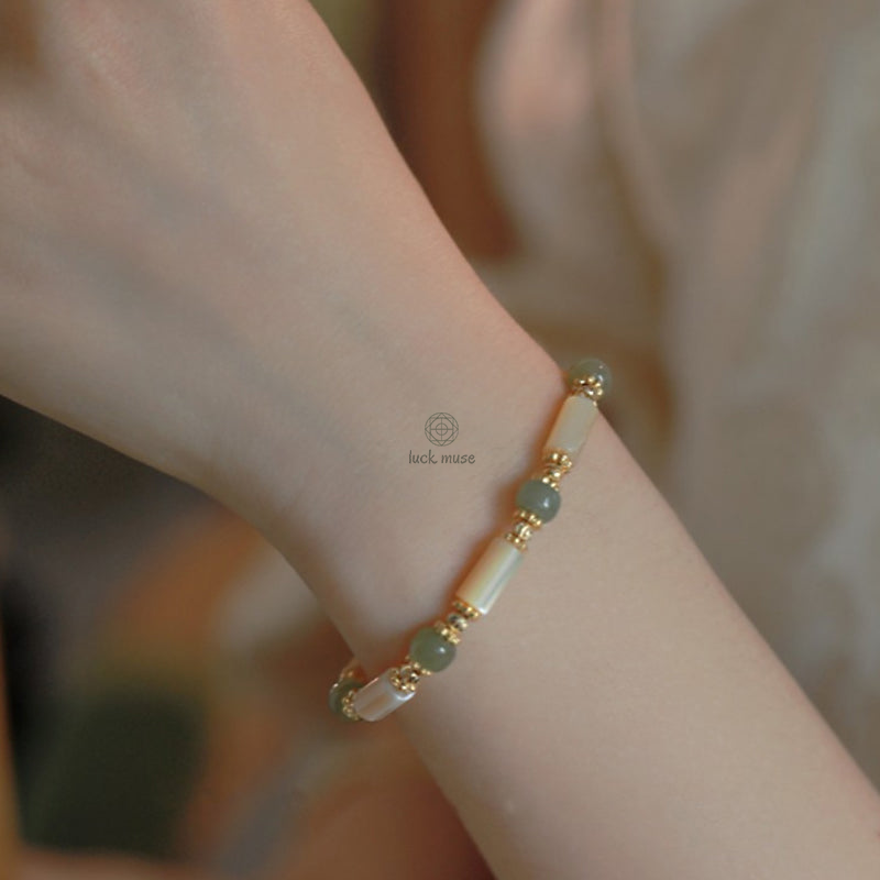 14K Gold Plated Tridacna Stone and Hetian Jade Bead Bracelet with Bamboo Pattern - Image 4