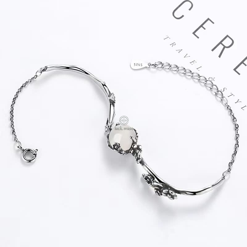 Plum Blossom Chalcedony Bracelet - Image 11