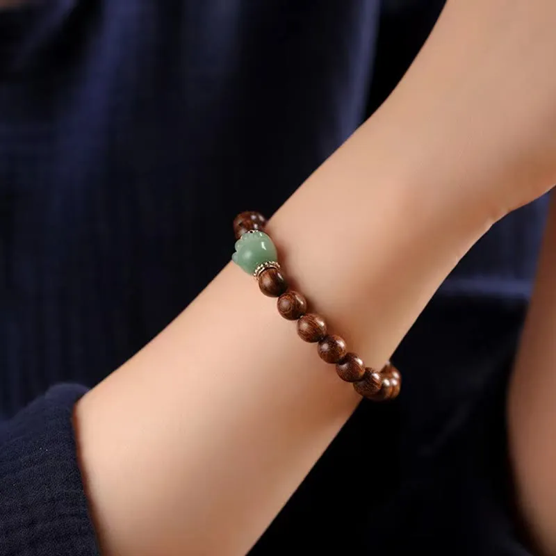 Sandalwood Cat Paw Protection Bracelet with Luck Muse - Image 3