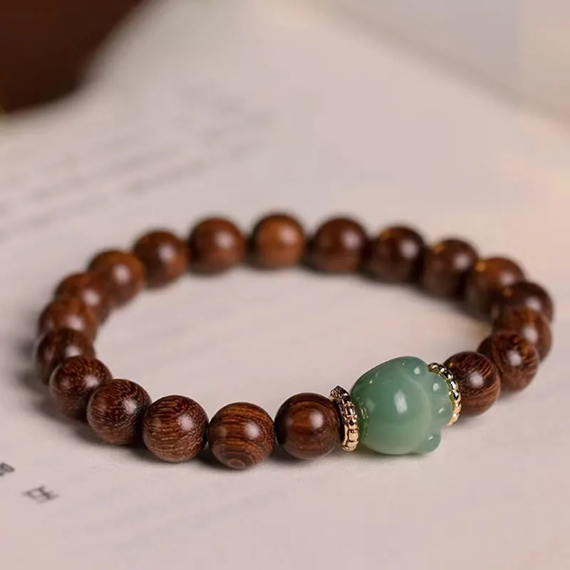 Sandalwood Cat Paw Protection Bracelet with Luck Muse