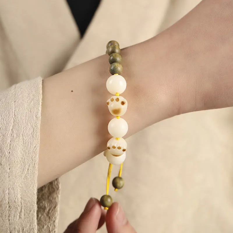 Natural Green Sandalwood Bodhi Seed Cat Paw Bracelet - Image 4