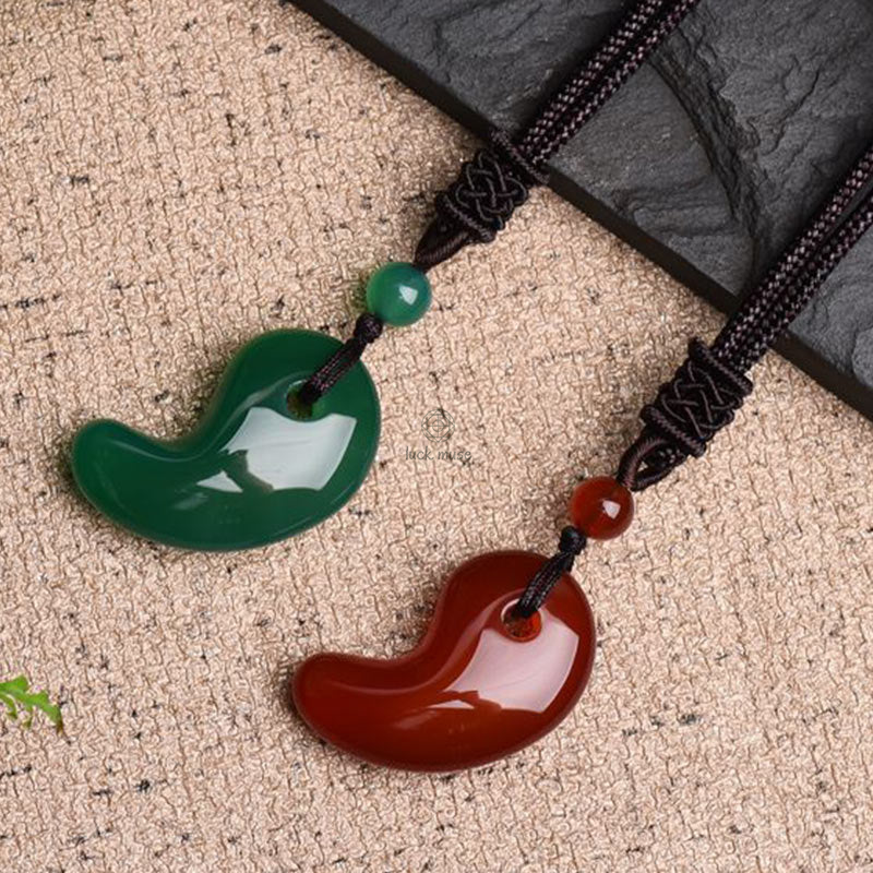 Red and Green Agate Moon Pattern Necklace for Confidence and Calm