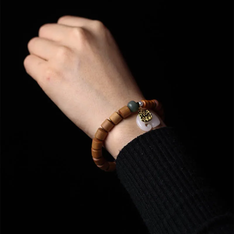Sandalwood and Jade Elephant Protection Bracelet - Image 4