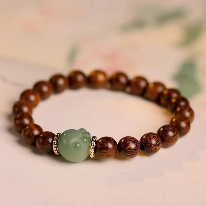 Sandalwood Cat Paw Protection Bracelet with Luck Muse - Image 2