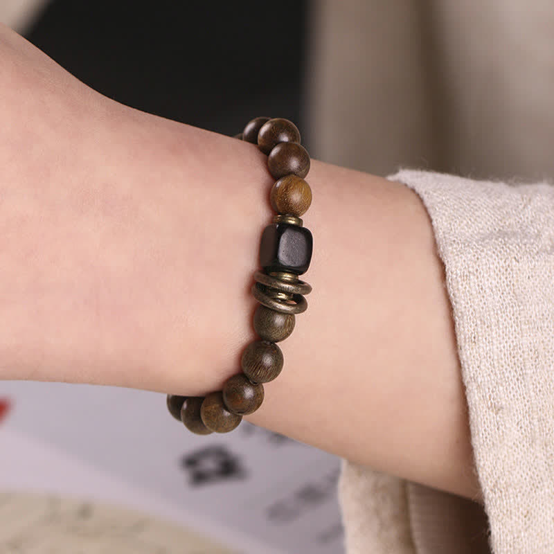 Green Sandalwood Crystal Peace Bracelet inspired by Tibetan Culture - Image 3