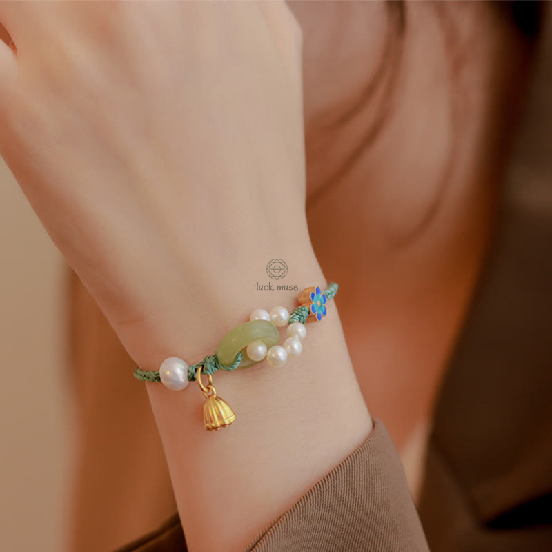 Handcrafted Hetian Jade Peace Buckle Bracelet with Natural Pearls for Luck - Image 9